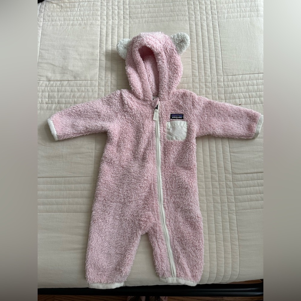 Patagonia furry friends baby bunting